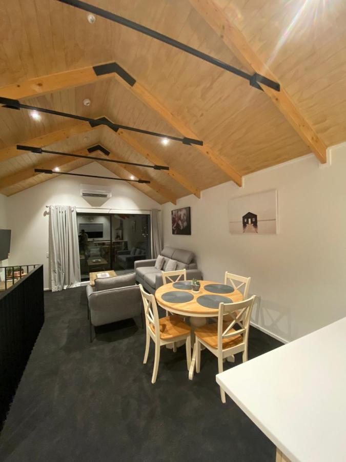 Queenstown Central - Walk To Town - Free Parking - Wifi And Smart Tv - Gym 외부 사진